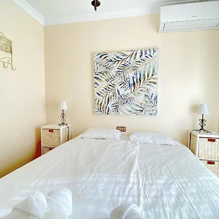 Mit Privatpool Fuer 10 Personen Ca 240 Qm In Nerja, Andalusien Costa Del Sol 度假居